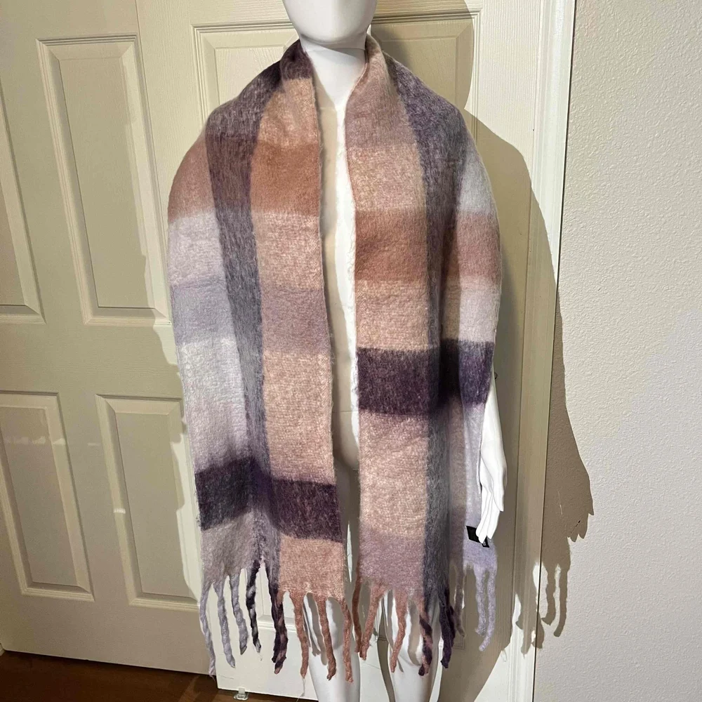Steve Madden Scarf Plaid Check Plush Colorful Fringe Women’s One Size